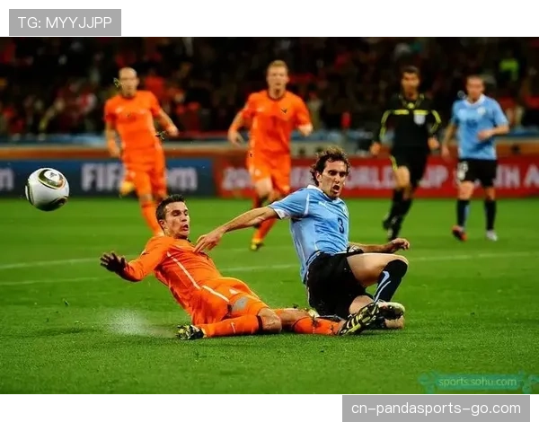 折射球算进球？足球规则如何界定异常弹射后的判罚逻辑