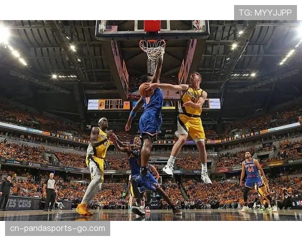 唐斯无球掩护制造错位，拉开森林狼内线空间