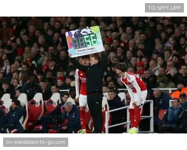 曼联不是重建慢，而是方向乱到快崩了